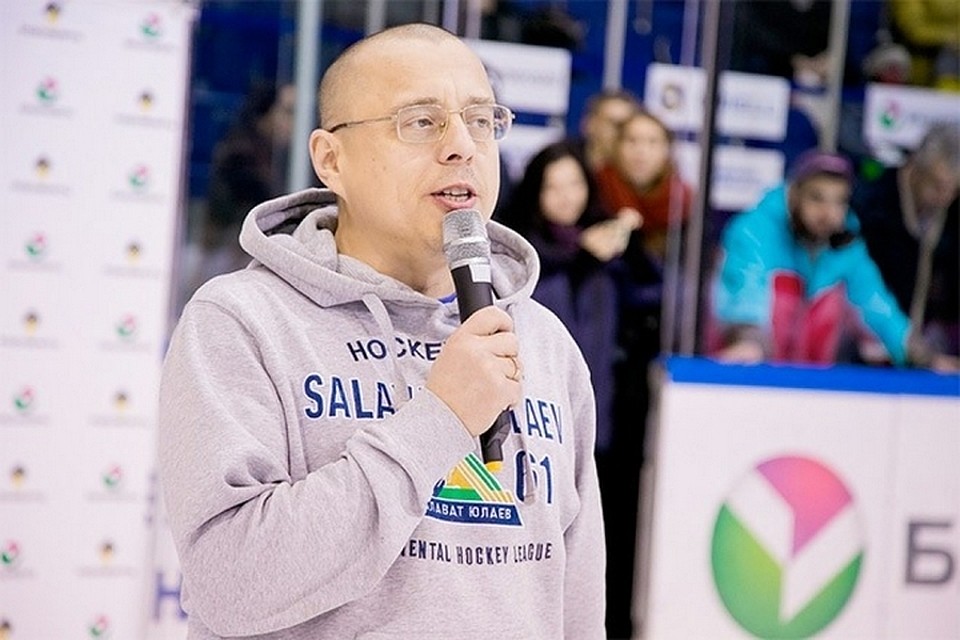 азамат муратов уфа. азамат муратов хоккейный. комментатор бст азамат муратов. комментатор бст. ведущие спорта бст.