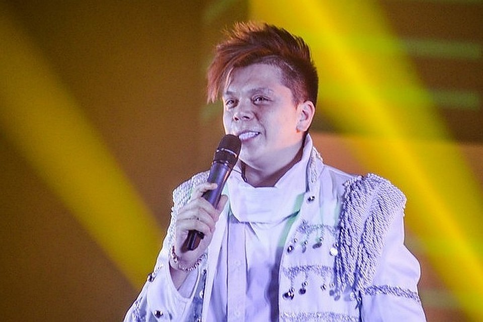 песня юльякшина про новый год. песня юльякшина про новый год. радик юльякшин. песня юльякшина про новый год. элвин грей.